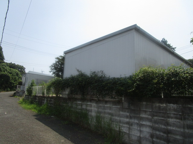 横浜市神奈川区菅田町の倉庫