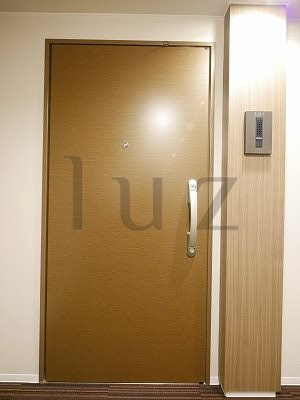 スプランディッド新横浜の玄関