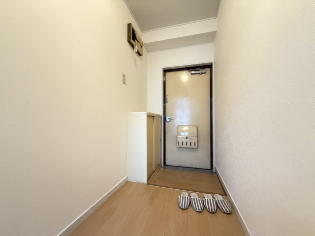 ユニーブル第2潮見が丘の玄関