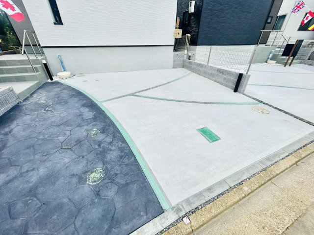 グラファーレ成田市吾妻１丁目８期の駐車場