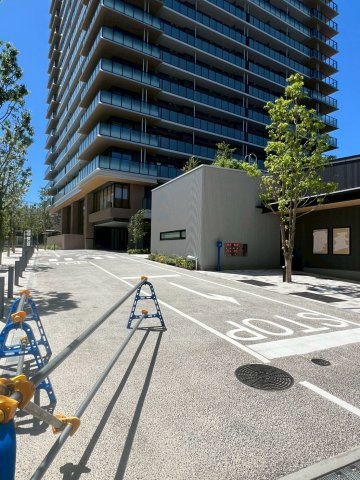 プラウドタワー神戸垂水の駐車場