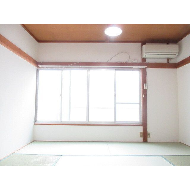 南風荘の居間・リビング|LINEでのお問い合わせもお待ちしております♪