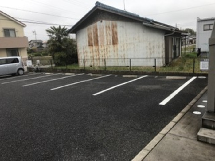 サンフラワー　　 刈谷市近郊の賃貸はクラスホームの駐車場