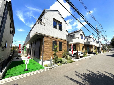【外観】 | 【仲介手数料２７０万円が無料】■新築未入居■認定低炭素住宅■イグニチャーソーラー■制震ダンパー | 決算キャンペーン中！
家計応援サービスの限界に挑戦中！
詳細は「諸費用」欄をご確認下さい！
■新築未入居
■認定低炭素住宅
■東京ガスイグニチャーソーラーパネル
■制震ダンパー
■内覧可能
