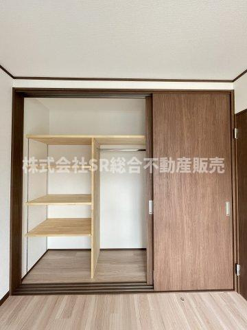 東鴻池町4丁目中古戸建の収納|壁一面の収納で便利です！