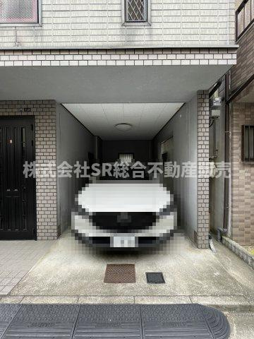 東鴻池町4丁目中古戸建の駐車場|お車をお持ちの方には必要な駐車場は駐車スペース1台分（車種による）です！