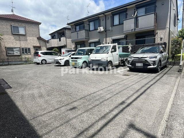 フォーリーヴス A棟の駐車場|駐車場完備です