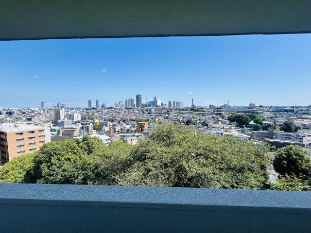 圧巻の眺望！！これぞ横浜！！団地と言えど侮るなかれ！！見るだけタダ＝見て損なし！！な、『ガーデン山住宅団地１０号棟』リノベーションの展望