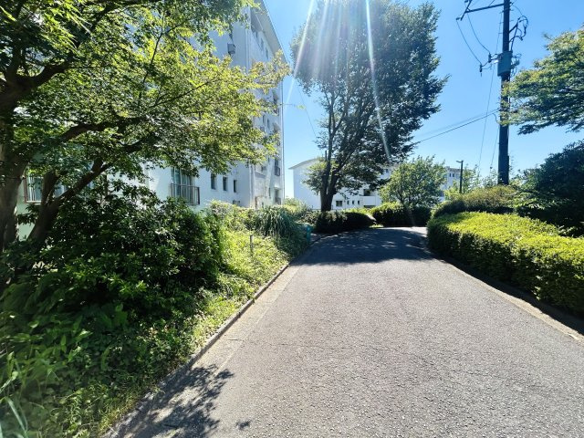 圧巻の眺望！！これぞ横浜！！団地と言えど侮るなかれ！！見るだけタダ＝見て損なし！！な、『ガーデン山住宅団地１０号棟』リノベーションの外観|外はこのようになっています