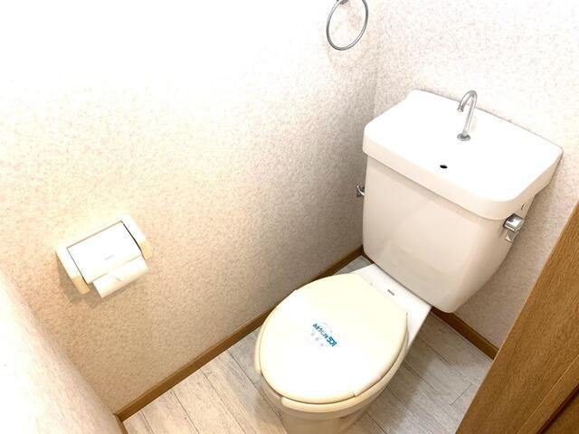 横浜市旭区上川井町のアパートのトイレ