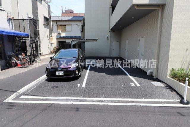 大阪市鶴見区放出東３丁目の賃貸マンションの駐車場