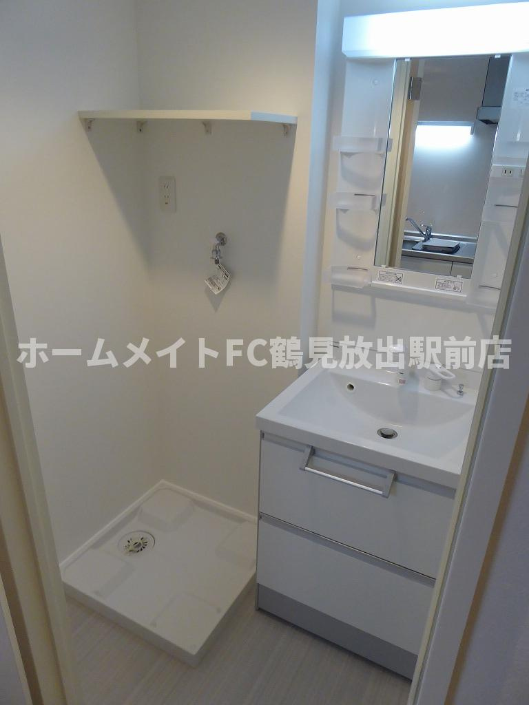 大阪市城東区新喜多東１丁目のハイツの洗面所