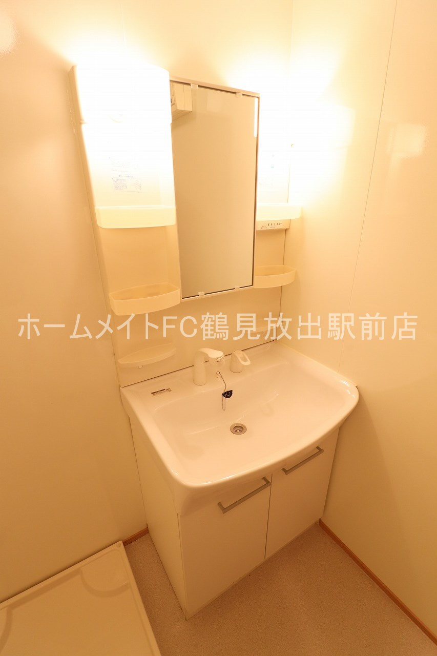 東大阪市稲田本町１丁目のハイツの独立洗面台