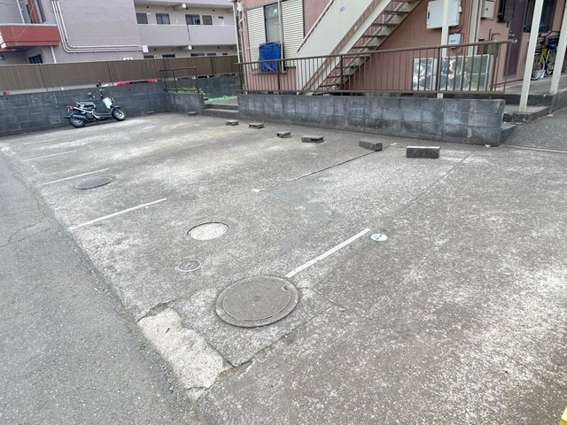 シテイハイム　上清戸の駐車場