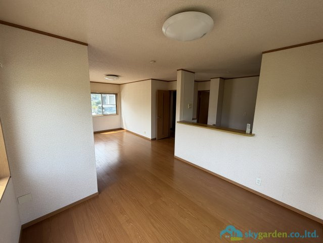 大磯町国府本郷　中古戸建の居間・リビング