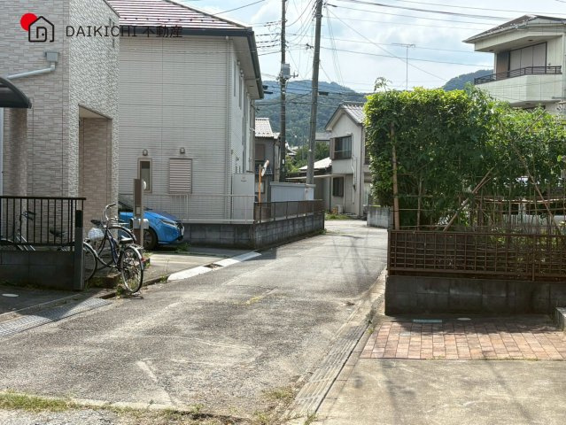 【前面道路含む現地写真】 | 越生町越生　中古戸建