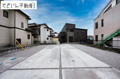 【外観】 | Livele Garden.S熊谷市上之 第7　新築住宅 | 南向きの穏やかな佇まいが、家族の新しい日常を優しく包み込む。静かな街並みに、安心して子育てできる環境が整っています。
現地(2026年9月撮影)