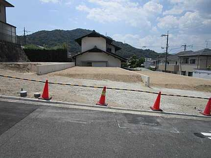 東区戸坂大上４丁目の前面道路含む現地写真