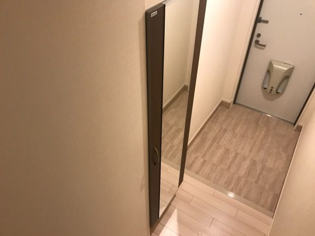 prendre黒髪の玄関