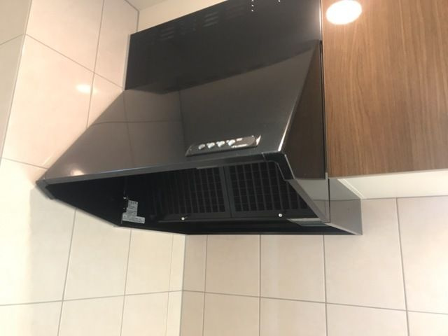 prendre黒髪のキッチン
