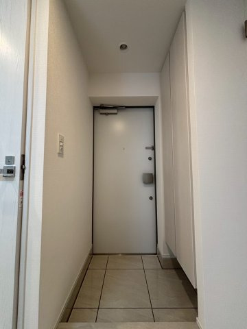 リライア西調布の玄関