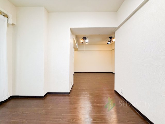 ビューパレ―新宿新都心の寝室|洋室　4.5帖