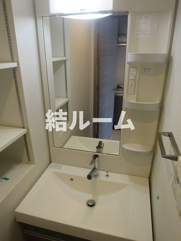 北区神谷３丁目の賃貸マンションの洗面所
