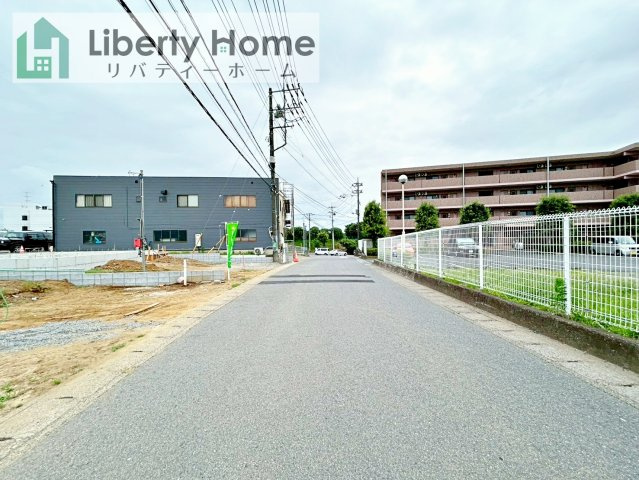 土浦市木田余西台第2　新築戸建　8号棟の前面道路含む現地写真