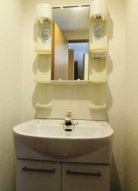 グリーンルーム代沢　南西角部屋　オートロック　最上階の洗面所