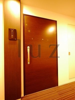 スプランディッド新横浜の玄関