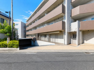 【駐車場】 | パレステージ日吉さくらが丘 | ◆大切なお車の維持管理に便利な地下車庫。雨や風をしのげる駐車場です。