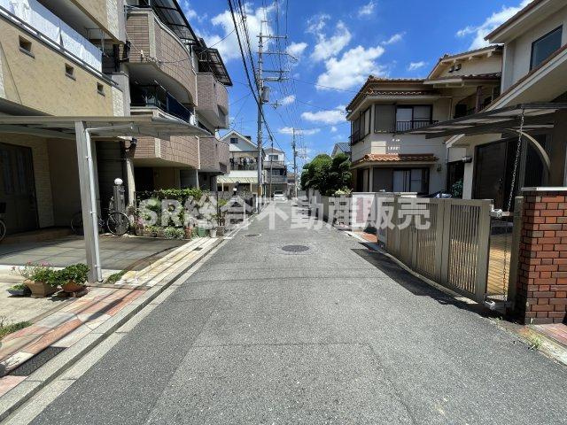 友井2丁目中古戸建の前面道路含む現地写真|東大阪市で不動産をお探しの方は弊社までご相談下さいませ！