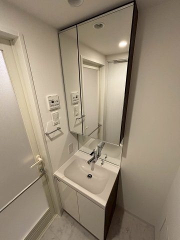 調布市上石原１丁目の賃貸マンションの洗面所