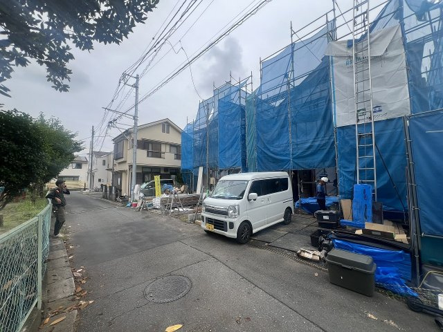 日野市石田２期　FIT-A ２号棟の前面道路含む現地写真