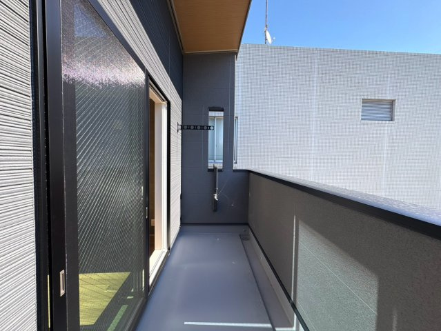 新築戸建　岐阜市竜田町Ⅱ　全２区画分譲のバルコニー|バルコニーは南向きで洗濯物もよく乾きます！