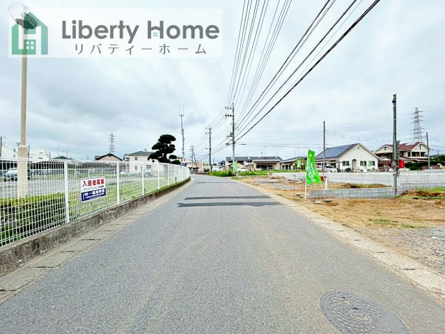 土浦市木田余西台第2　新築戸建　9号棟の前面道路含む現地写真