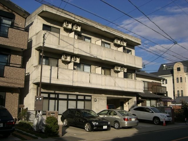 クラフトアルスの外観