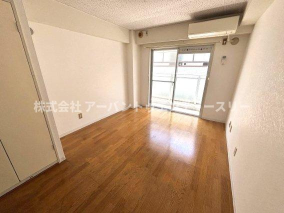 SBビルの居間・リビング