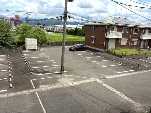 うきは市 ８棟バルク 売アパート（クレイドルABC・フローラタウンABCDE）の駐車場|敷地内駐車場1部分①