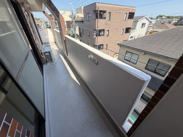うはら甲子園口ビルのバルコニー