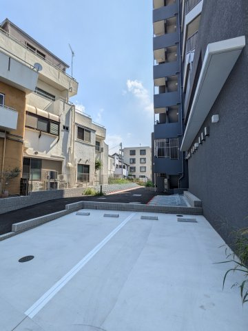 ジェイアール稲毛駅前レジデンスの駐車場