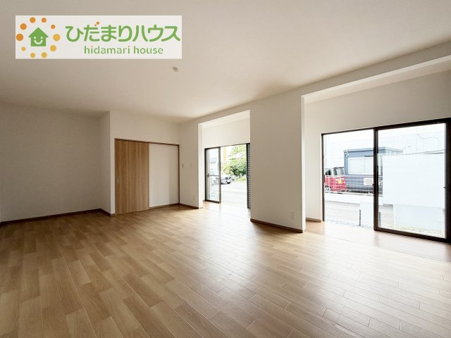 【居間・リビング】 | 土浦市荒川沖西1期　中古戸建 | 大型テレビに大型ソファー(^^)どんなインテリアにしますか？