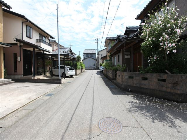 【前面道路含む現地写真】の画像