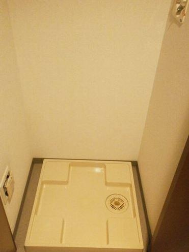 パレステュディオ新宿御苑駅前の設備|室内洗濯機置場(別室参考写真)