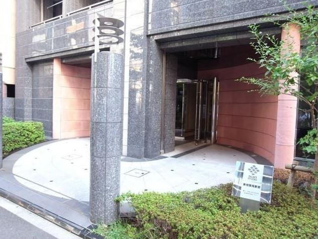 パレステュディオ新宿御苑駅前のエントランス|パレステュディオ新宿御苑駅前