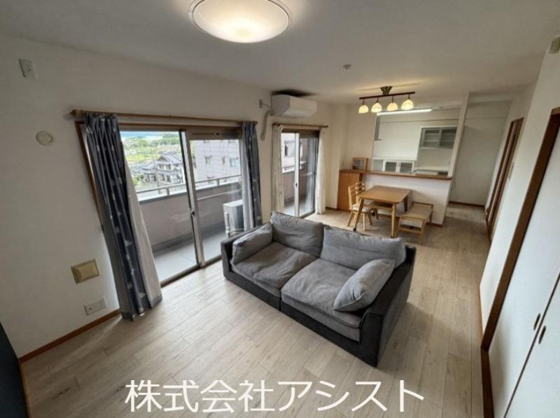 ジェイズマンション伊岐須ガーデンの居間・リビング