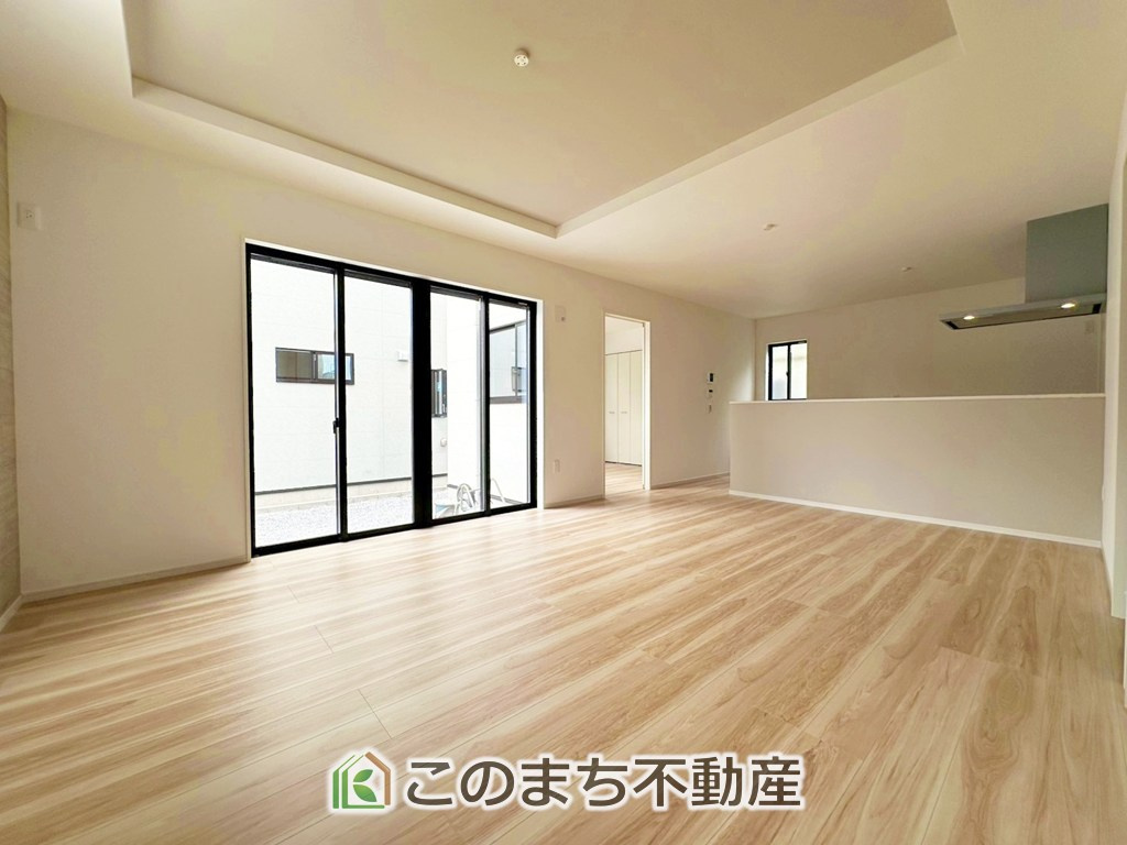 リガーレ宇都宮市石井町7期の居間・リビング|オープンでのびやかな空間を生み出す、こだわりの広がりとゆとり。家族と過ごす時間を大切にしたい方にぴったりの明るくゆとりある住空間です。
