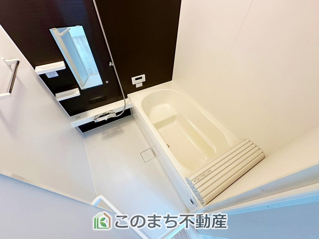 リガーレ宇都宮市石井町7期の浴室|"ゆったり１坪バスには換気・乾燥・暖房機能付き！！
大人も足を伸ばせるゆったり浴槽！！
ご家族皆さんで入っても、一人でゆっくり入っても一日の疲れを癒してくれるお風呂です！！"
