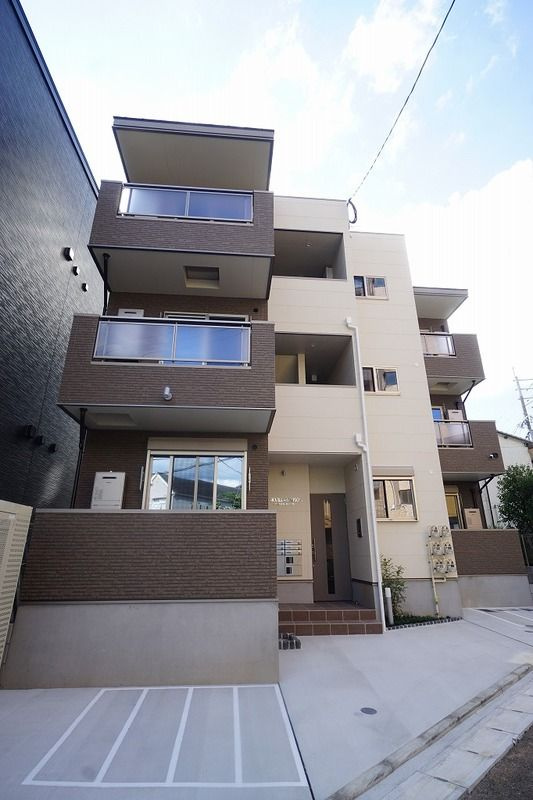 OAK　VILLA　MAISON　SHIMOBARU　NORTHのエントランス