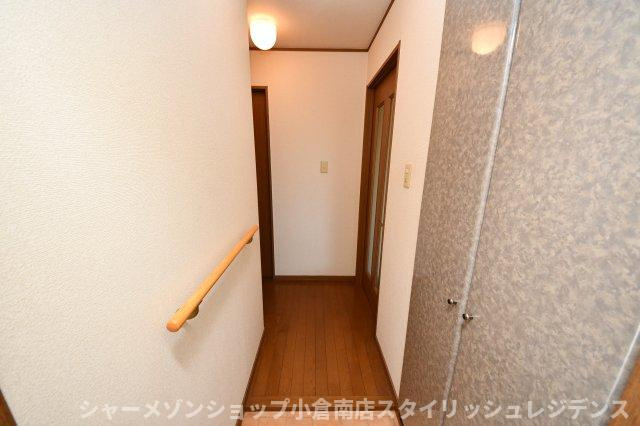 ファミール葛原Ⅰの玄関